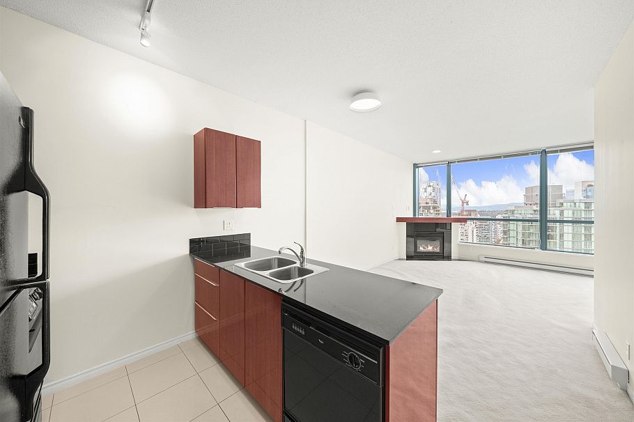 2605 1239 W Georgia Street Vancouver, BC - 3