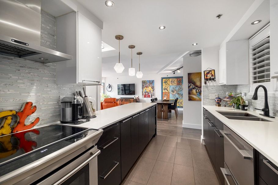 303 212 Davie Street Vancouver, BC - 11