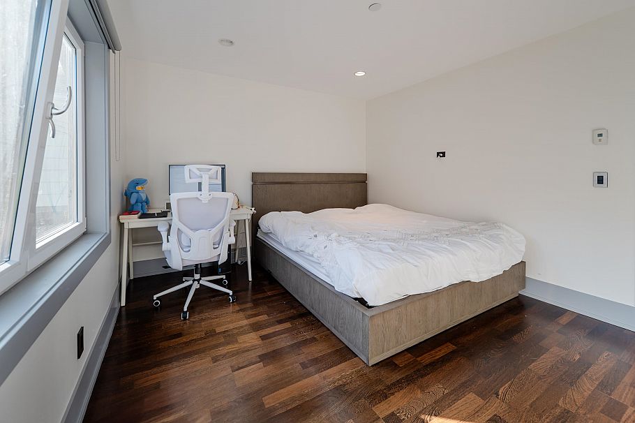 4371 Puget Drive Vancouver, BC - 32