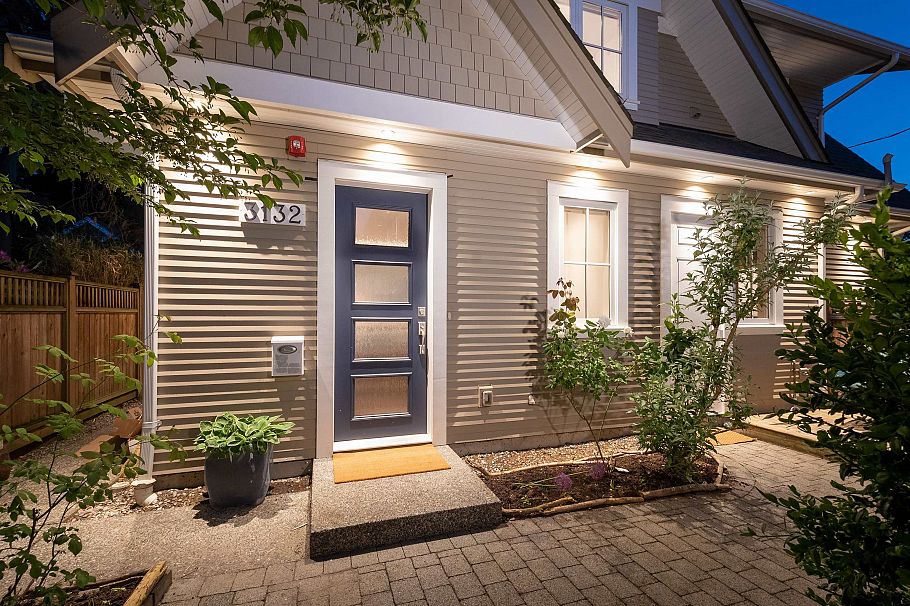 3132 W 7th Avenue Vancouver, BC - 1