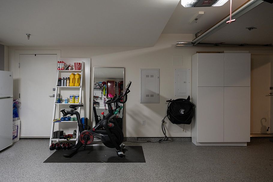 35 3595 Salal Drive North Vancouver, BC - 23