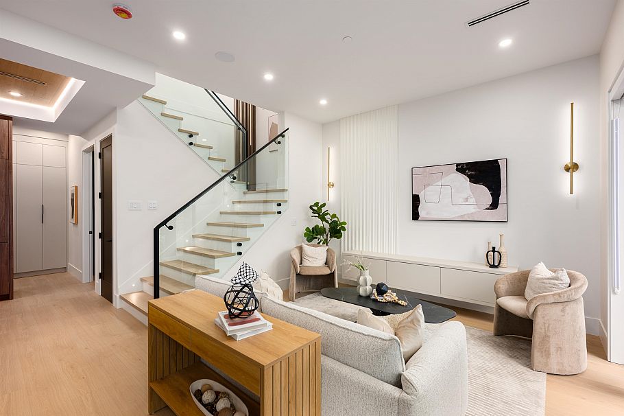 1 3466 Franklin Street Vancouver, BC - 13