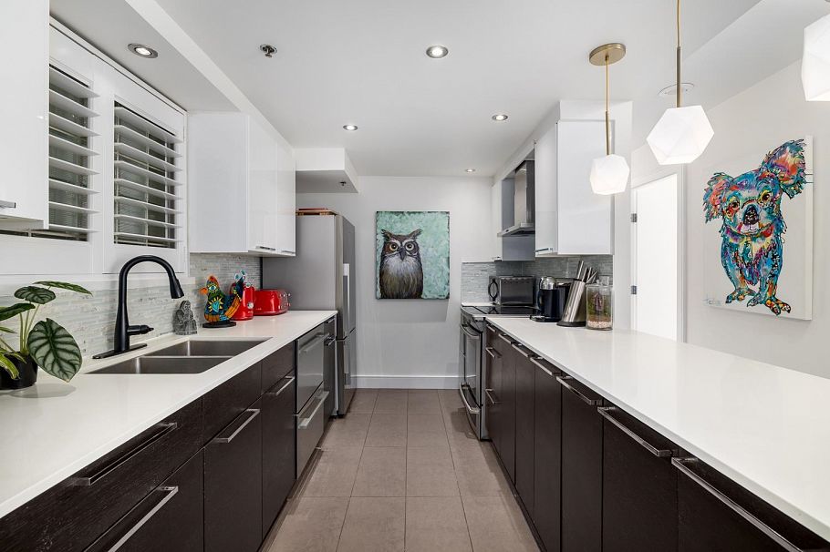 303 212 Davie Street Vancouver, BC - 10