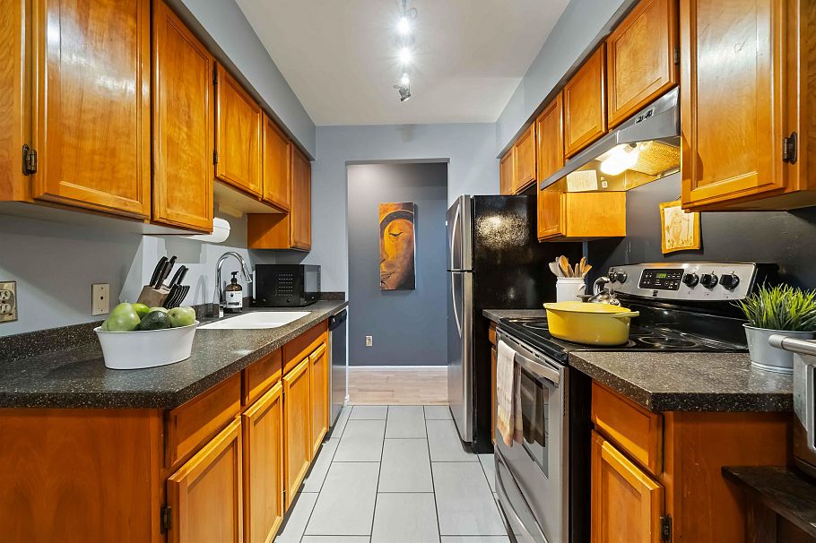 1305 W 8th Avenue Vancouver, BC - 8