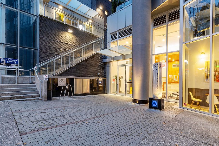 1606 233 Robson Street Vancouver, BC - 3
