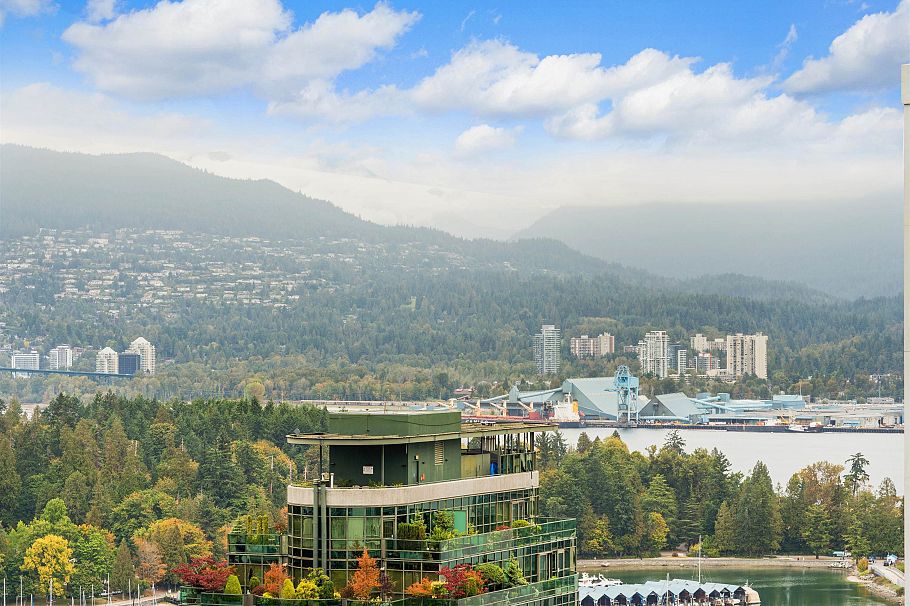 2605 1239 W Georgia Street Vancouver, BC - 26