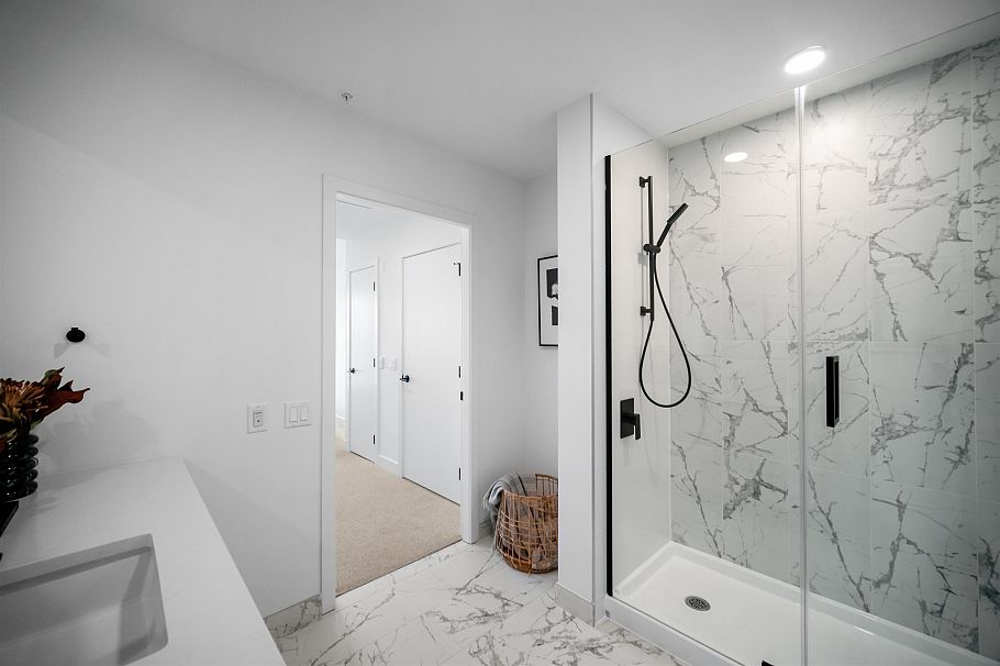 501 422 E 3rd Street North Vancouver, BC - 10