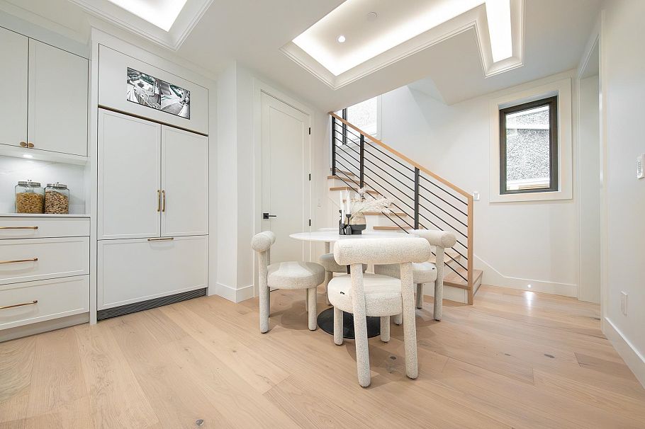 1 2154 E. 6 Avenue Vancouver, BC - 13