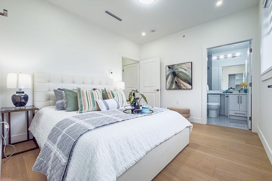 2174 E 46th Avenue Vancouver, BC - 9