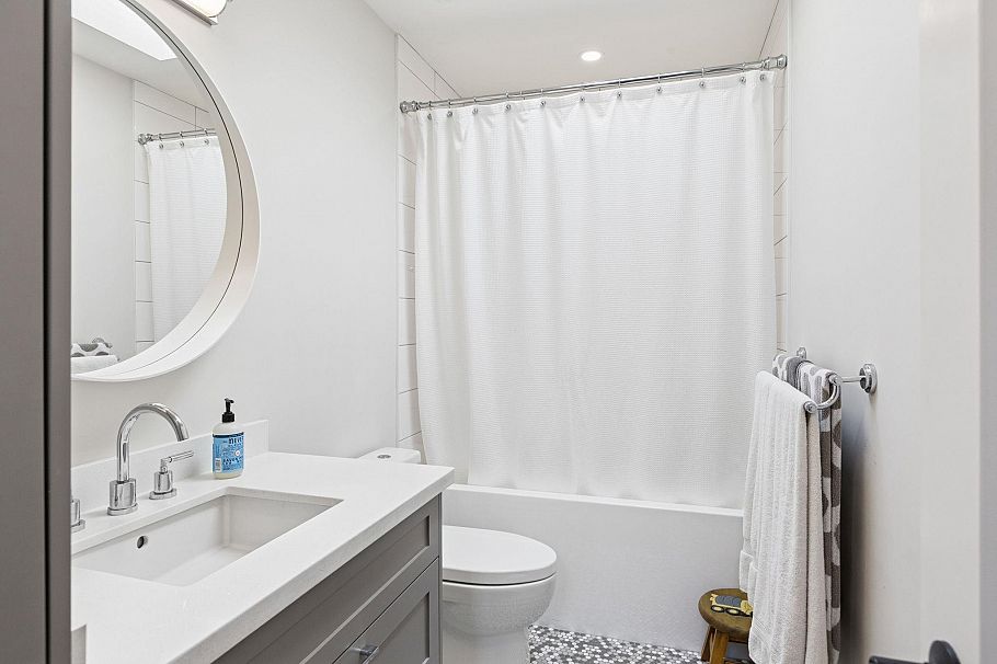 364 E 17th Avenue Vancouver, BC - 16