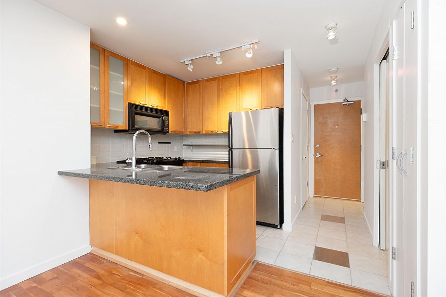 1406 989 Richards Street Vancouver, BC - 10