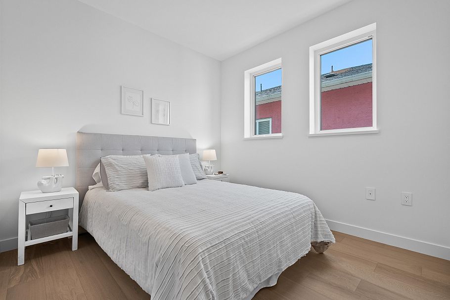 1 2253 Grant Street Vancouver, BC - 30