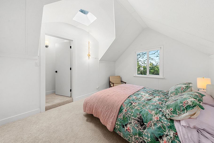 2052 Capilano Road North Vancouver, BC - 24