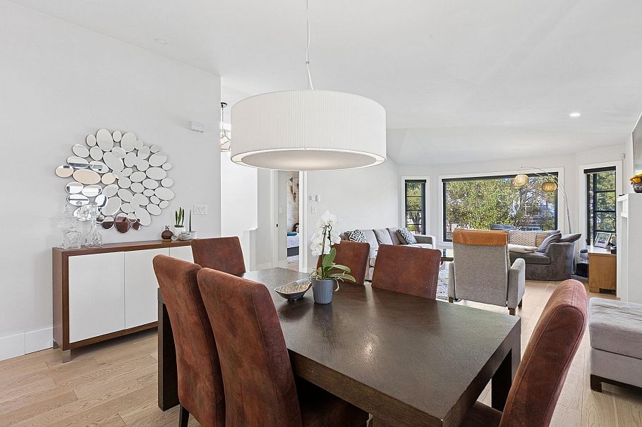 364 E 17th Avenue Vancouver, BC - 8