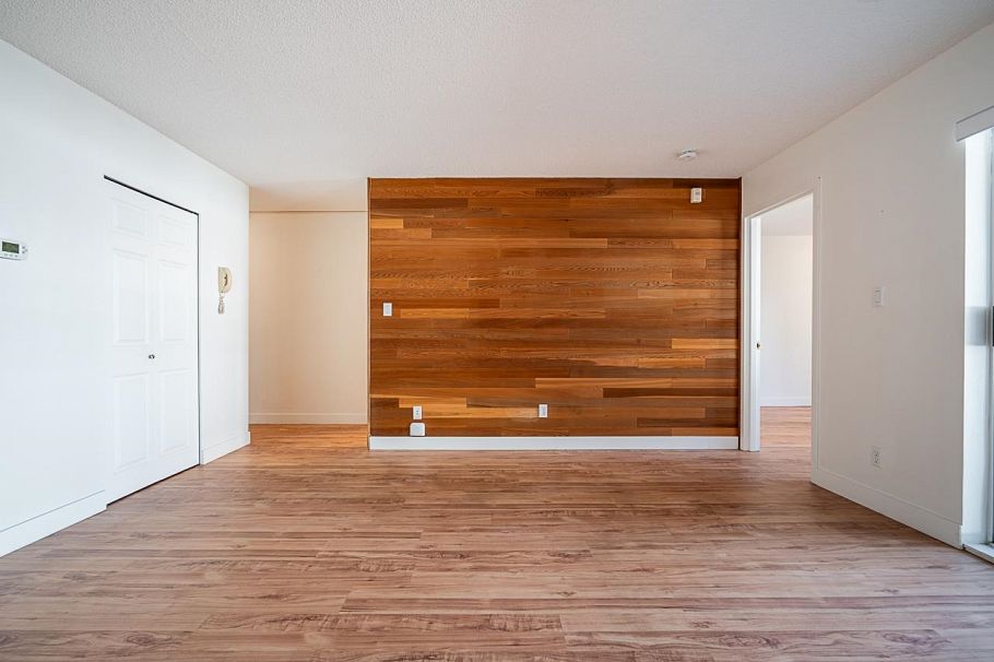 208 1550 Chesterfield Avenue North Vancouver, BC - 19