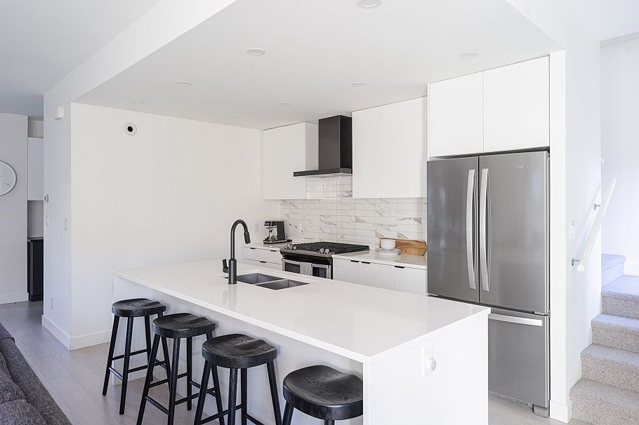 35 3595 Salal Drive North Vancouver, BC - 5