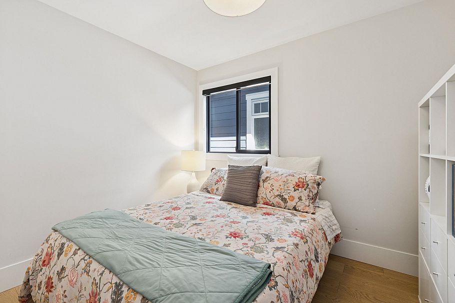 364 E 17th Avenue Vancouver, BC - 23