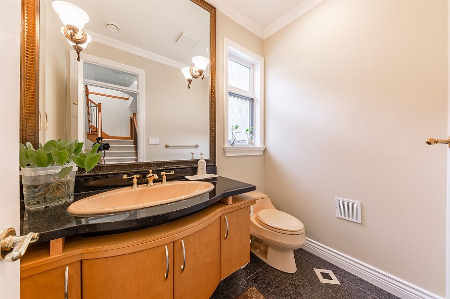 2328 W 22nd Avenue Vancouver, BC - 15