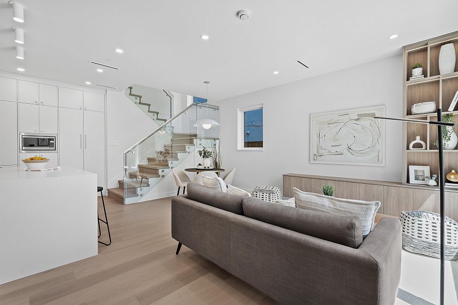 1 2253 Grant Street Vancouver, BC - 5