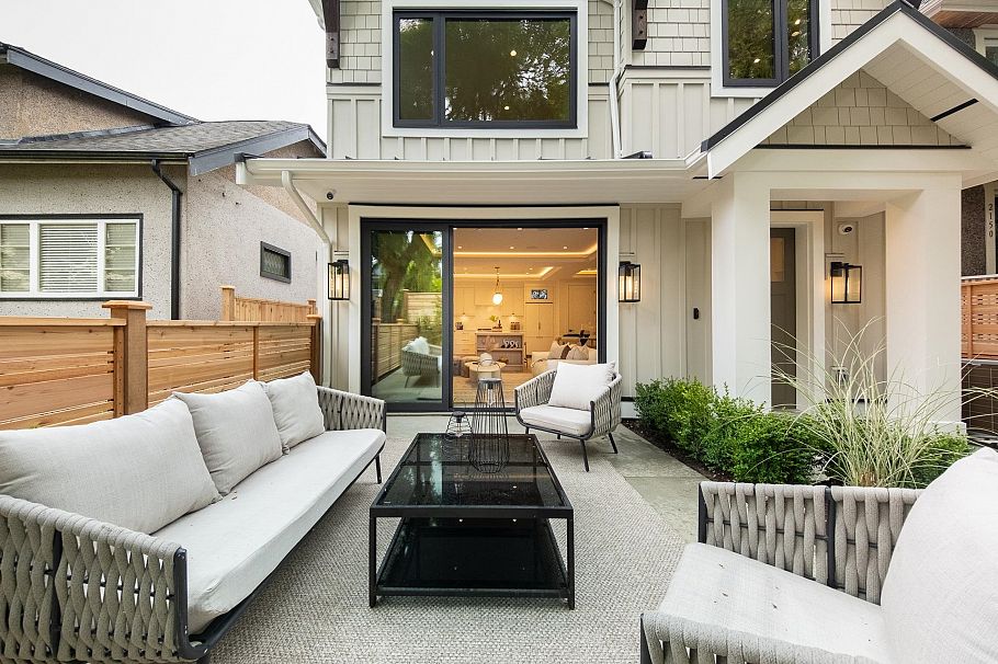 1 2154 E. 6 Avenue Vancouver, BC - 9