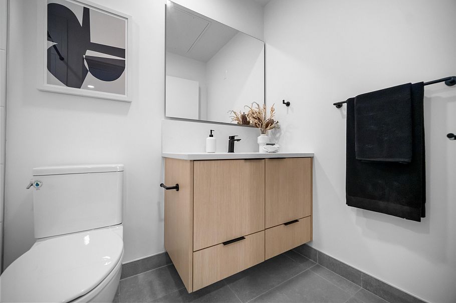 501 422 E 3rd Street North Vancouver, BC - 18