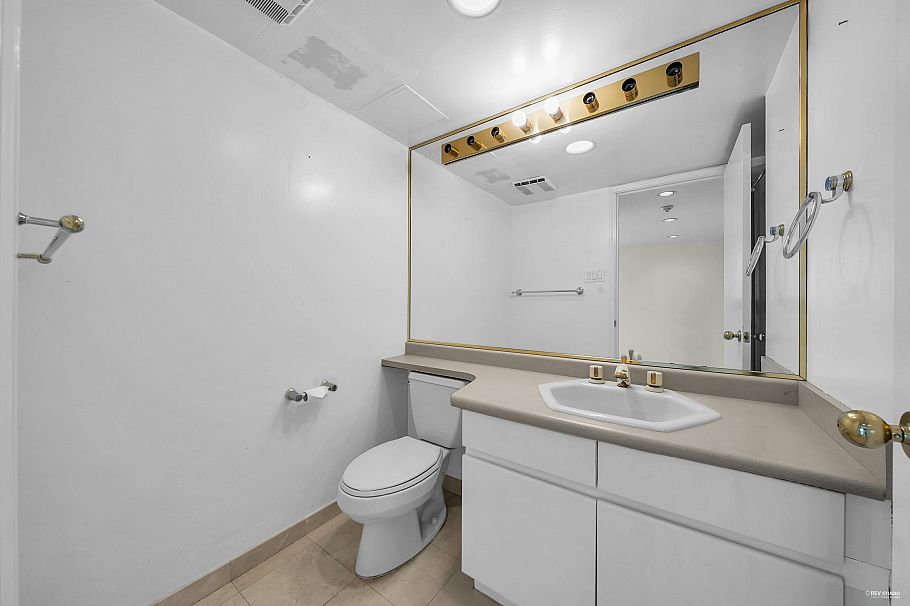 1502 1590 W 8th Avenue Vancouver, BC - 8