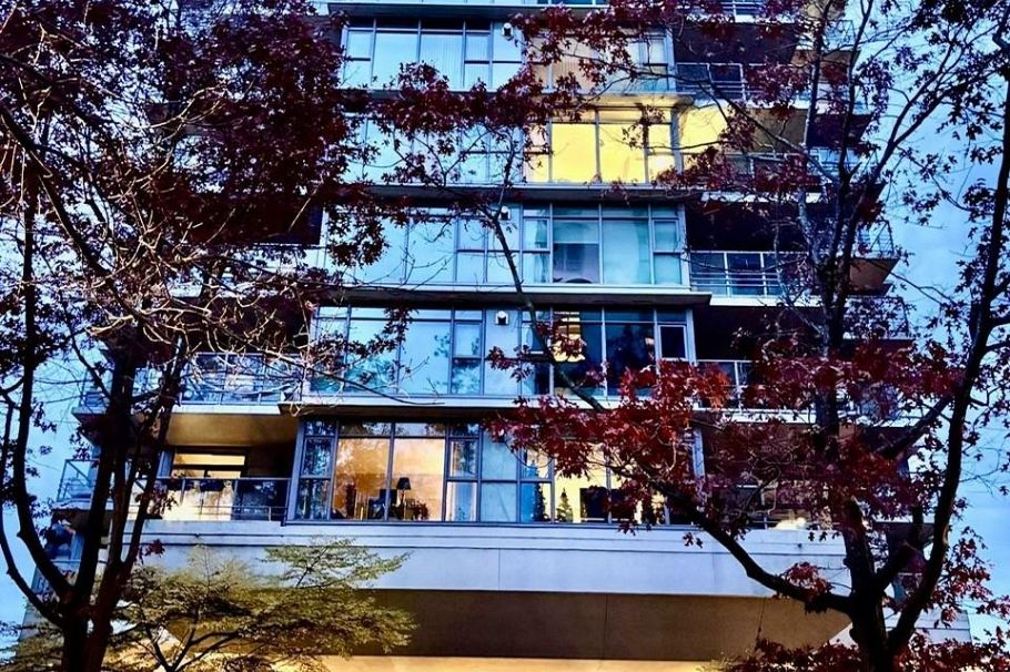 1204 1710 Bayshore Drive Vancouver, BC - 2