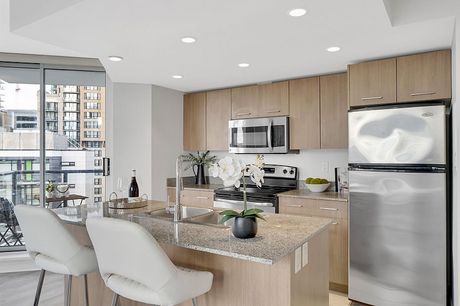 1507 1212 Howe Street Vancouver, BC - 14