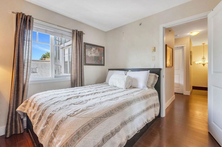 8787 Oak Street Vancouver, BC - 8