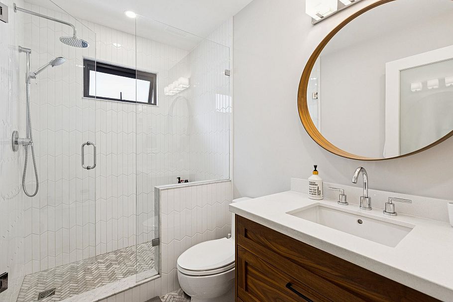 364 E 17th Avenue Vancouver, BC - 19