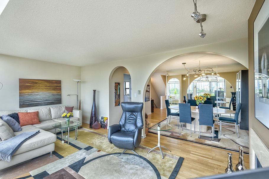 G 1215 W 7th Avenue Vancouver, BC - 12