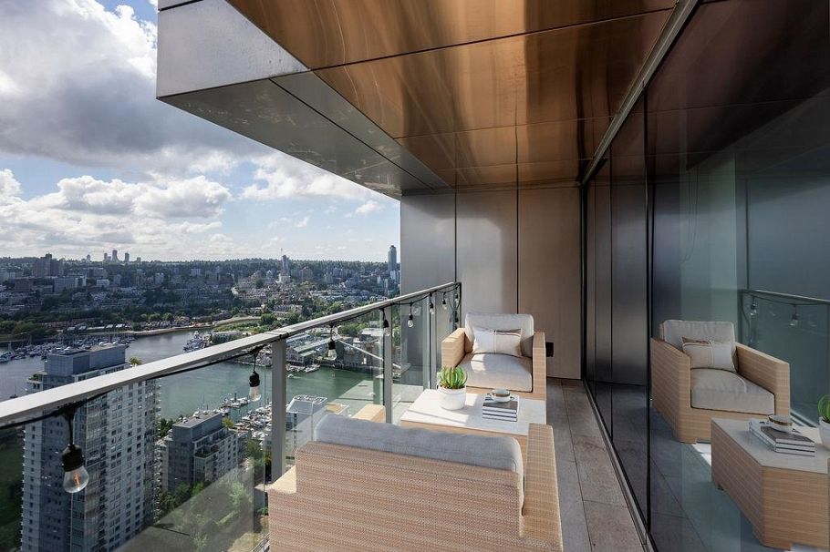 4208 1480 Howe Street Vancouver, BC - 2