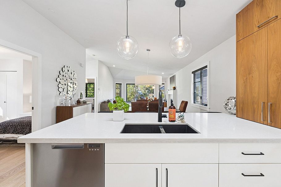 364 E 17th Avenue Vancouver, BC - 10