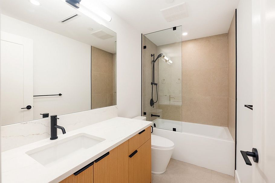 263 W 6th Street North Vancouver, BC - 11