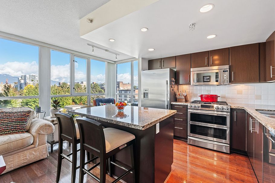 701 120 Milross Avenue Vancouver, BC - 1