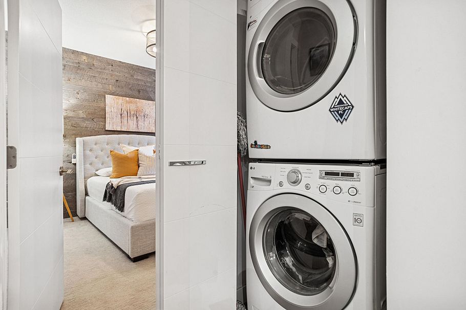 303 733 W 14 Street North Vancouver, BC - 21