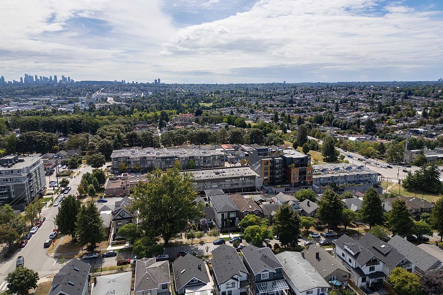 1 3466 Franklin Street Vancouver, BC - 25