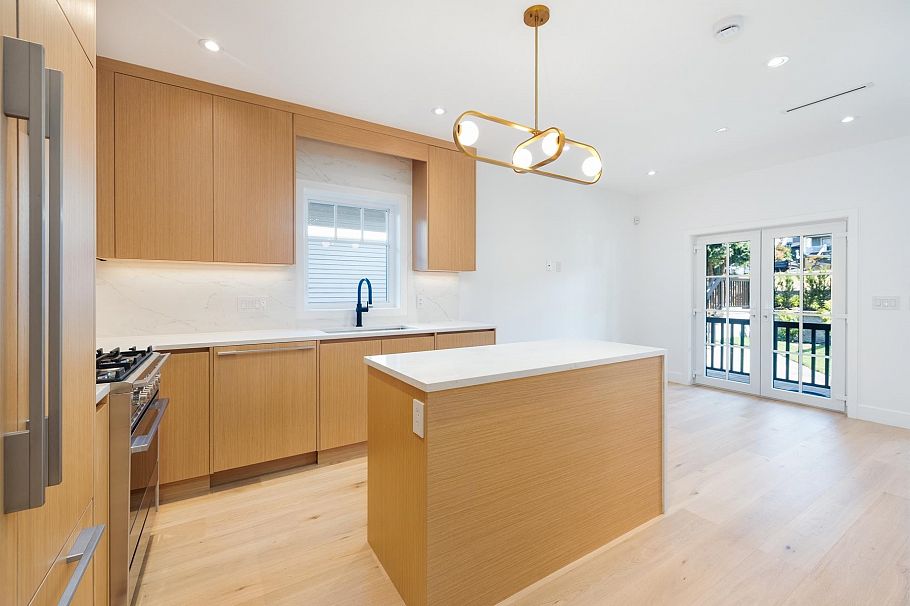 263 W 6th Street North Vancouver, BC - 7