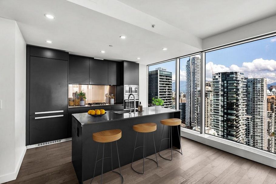 4208 1480 Howe Street Vancouver, BC - 1