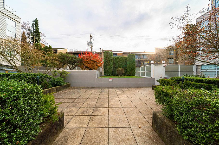 307 418 E Broadway Vancouver, BC - 24