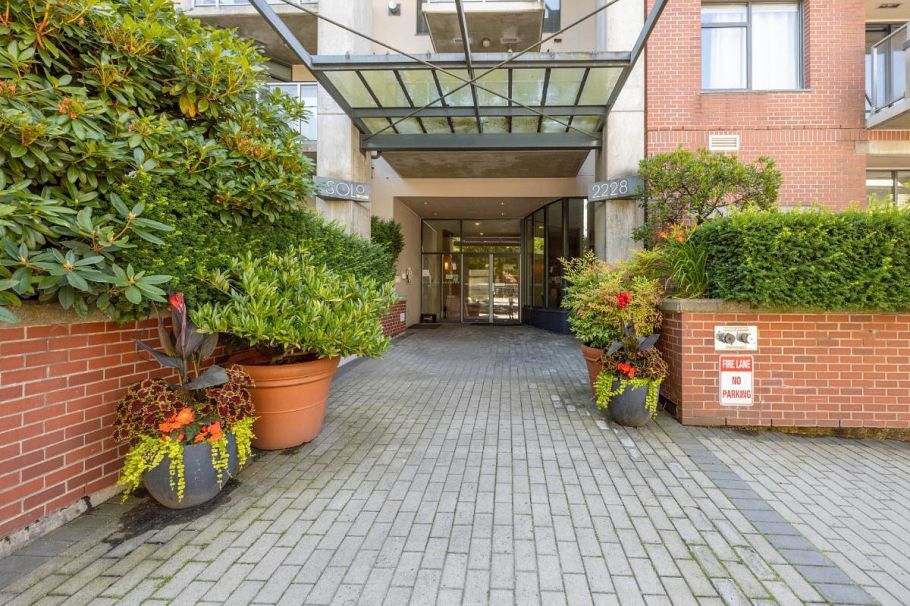 209 2228 Marstrand Avenue Vancouver, BC - 23