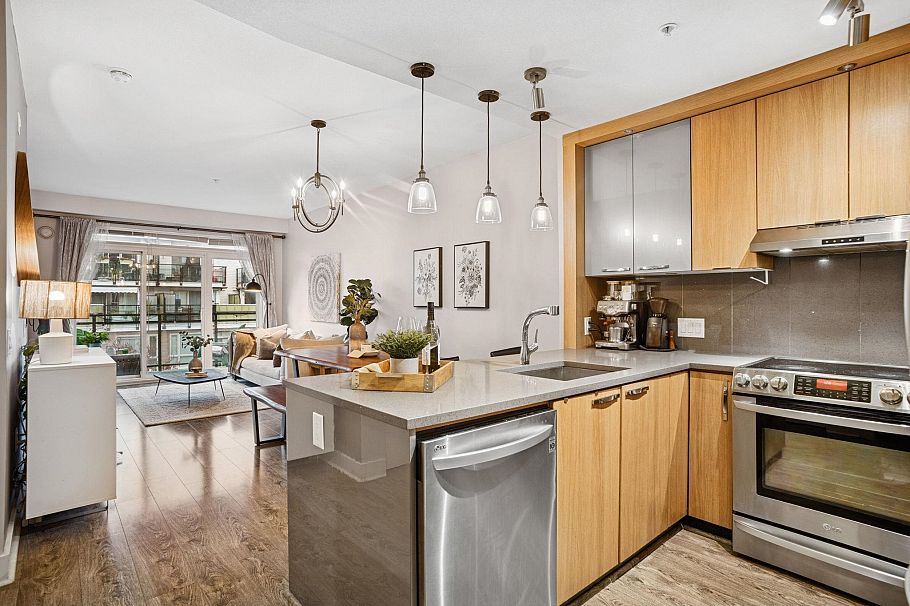 303 733 W 14 Street North Vancouver, BC - 14