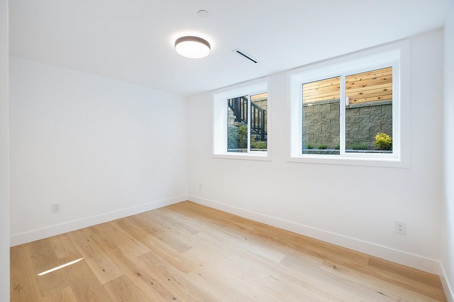 263 W 6th Street North Vancouver, BC - 12