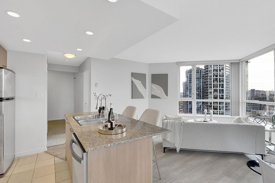 1507 1212 Howe Street Vancouver, BC - 18