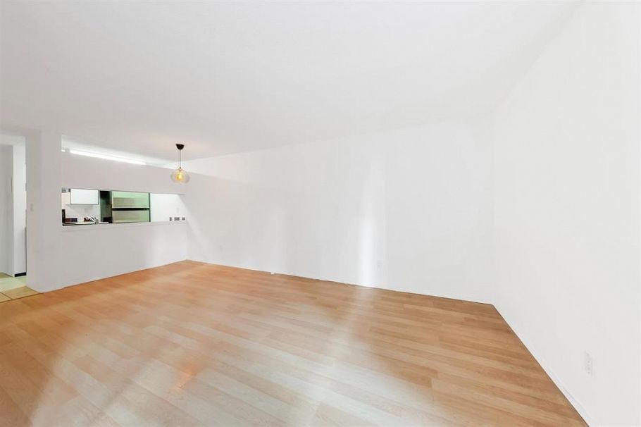 312 1040 Pacific Street Vancouver, BC - 4