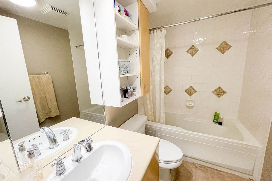 219 2680 W 4th Avenue Vancouver, BC - 9