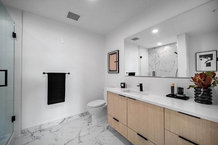 501 422 E 3rd Street North Vancouver, BC - 9