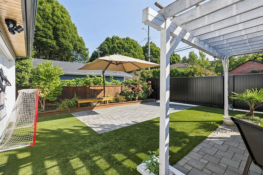 364 E 17th Avenue Vancouver, BC - 31