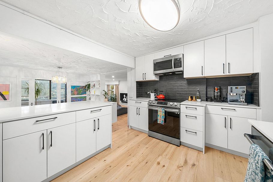 2052 Capilano Road North Vancouver, BC - 5