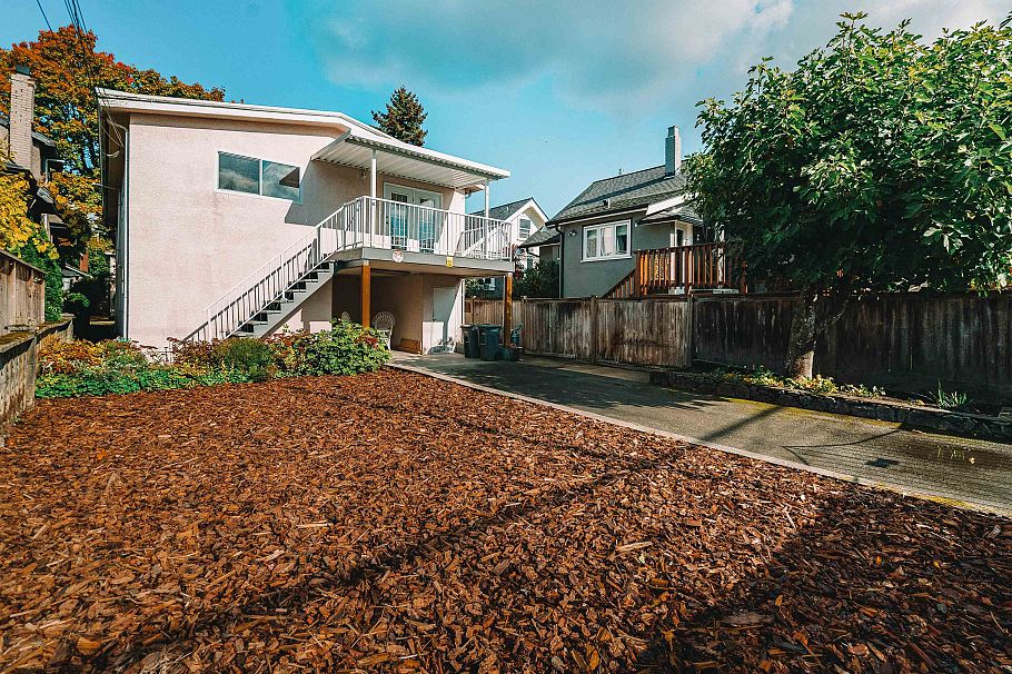 2618 W 15th Avenue Vancouver, BC - 31